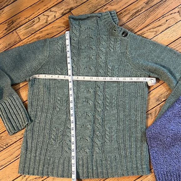 Women’s Petite M Sweater Bundle Lriced Cheap to Move! - Picture 4 of 8